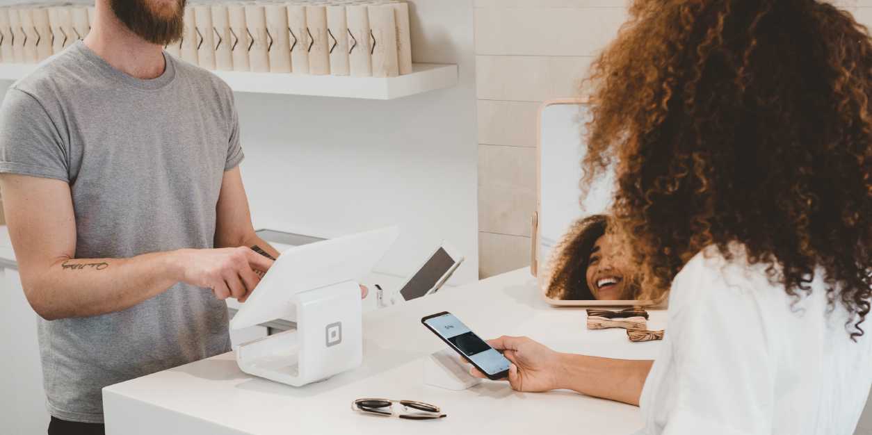 "Avance y Transformación Digital: Las Pasarelas de Pago en el Perú"